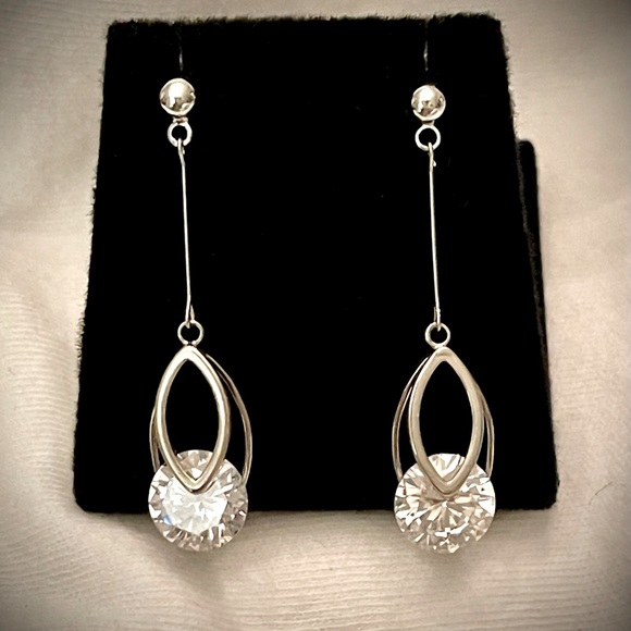 Jewelry - Diamond simulant  Earrings